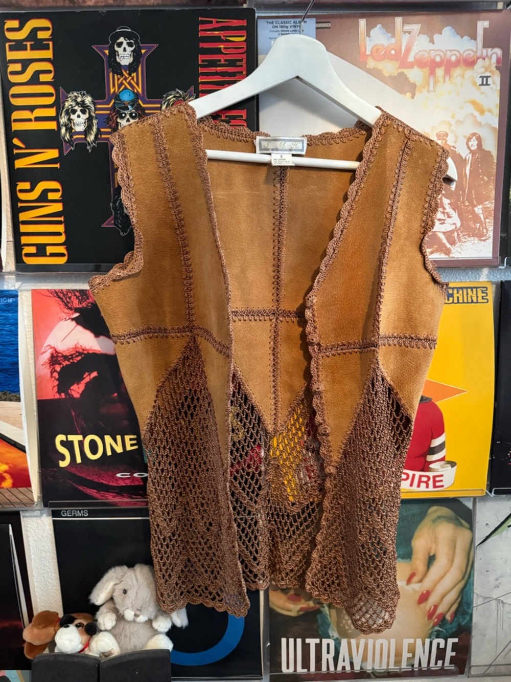 Brown Crochet-Panel Suede-Look Sleeveless Vest - Picture 3 of 5
